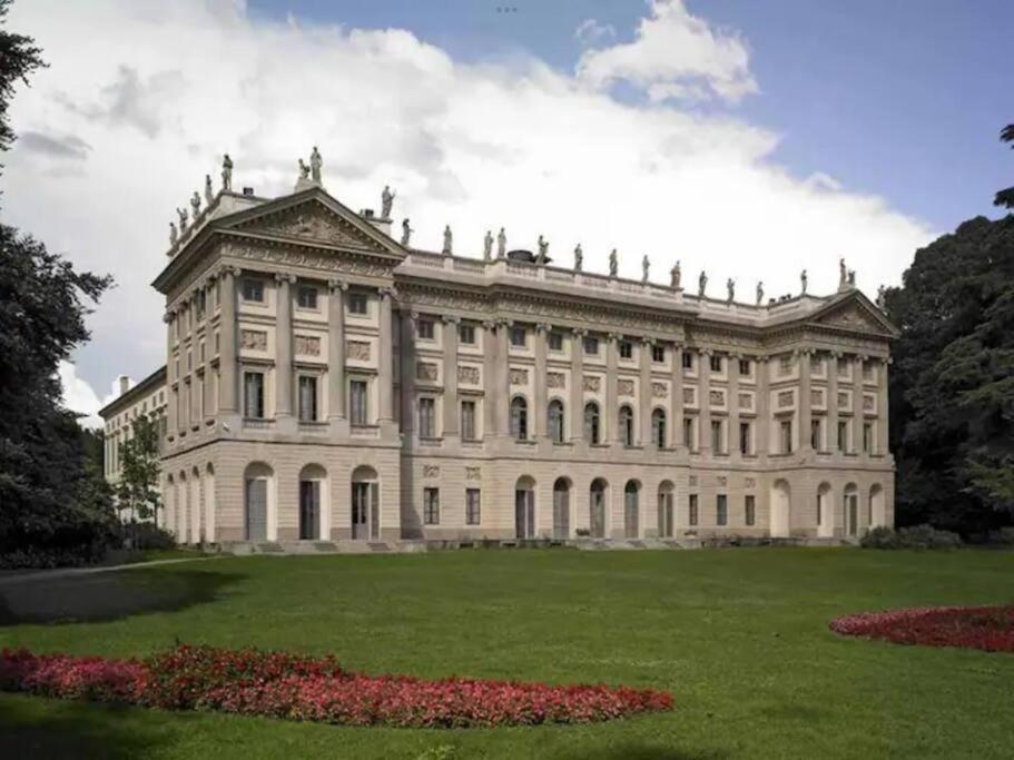 Apartment In Villa Milano Luaran gambar